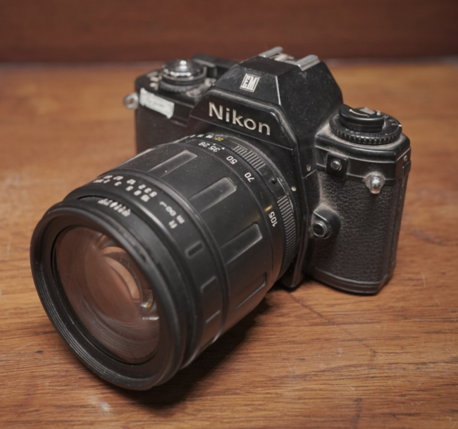 Nikon EM