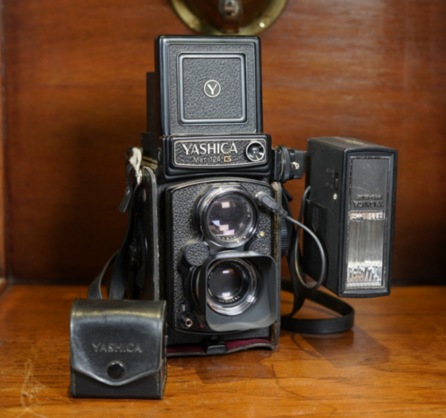 Yashica mat-124 G